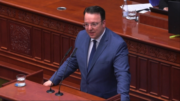 министер за транспорт и врски